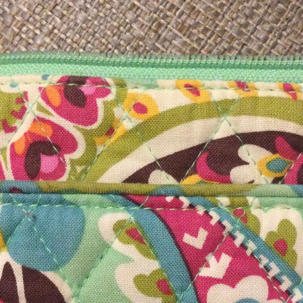 Vera Bradley purse - Picture 16 of 16